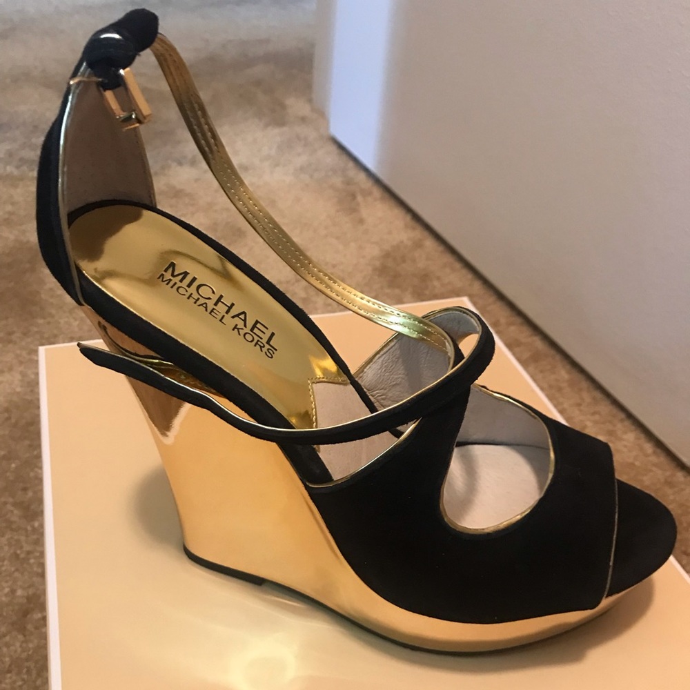 Michael Kors - Gideon Wedge Black Gold - 8.5M